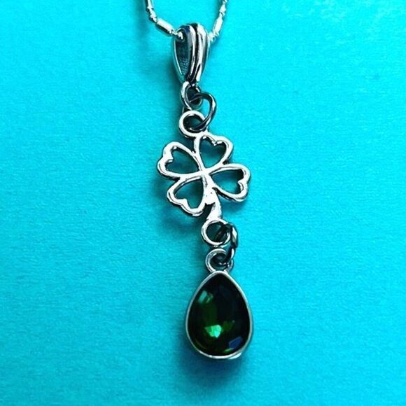 BAC Green Tear Drop Crystal & Shamrock  w/925 Silver Chain - Picture 1 of 8
